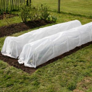 Cobertura-Aerea-horta-protegida-da-geada-300x300 Horta, Pomar e Jardim de Inverno: Os Segredos da Roça para uma Estação Farta e Colorida