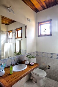 banheiro-simples-e-lindo-200x300 Casa Limpa e Tempo de Sobra: O Segredo da Vovó da Roça